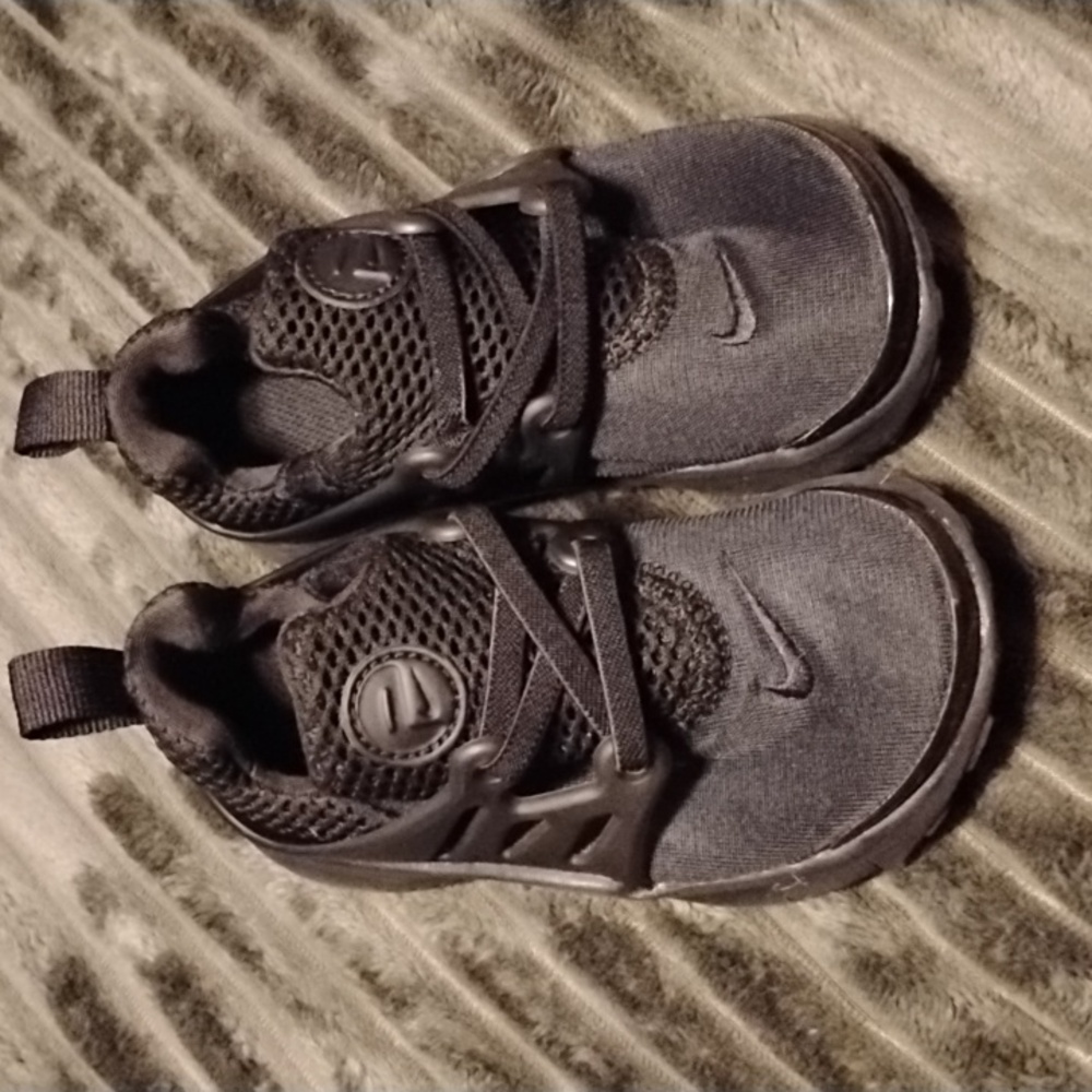 Nike Kids Black Sneakers
